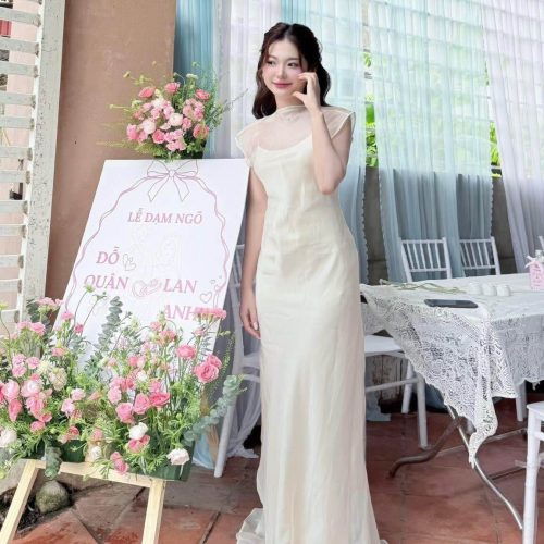 Bảng tên đám cưới cắm hoa tươi