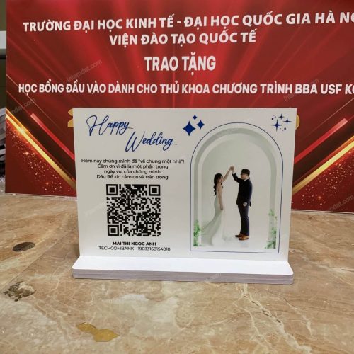In mã QR để bàn đám cưới